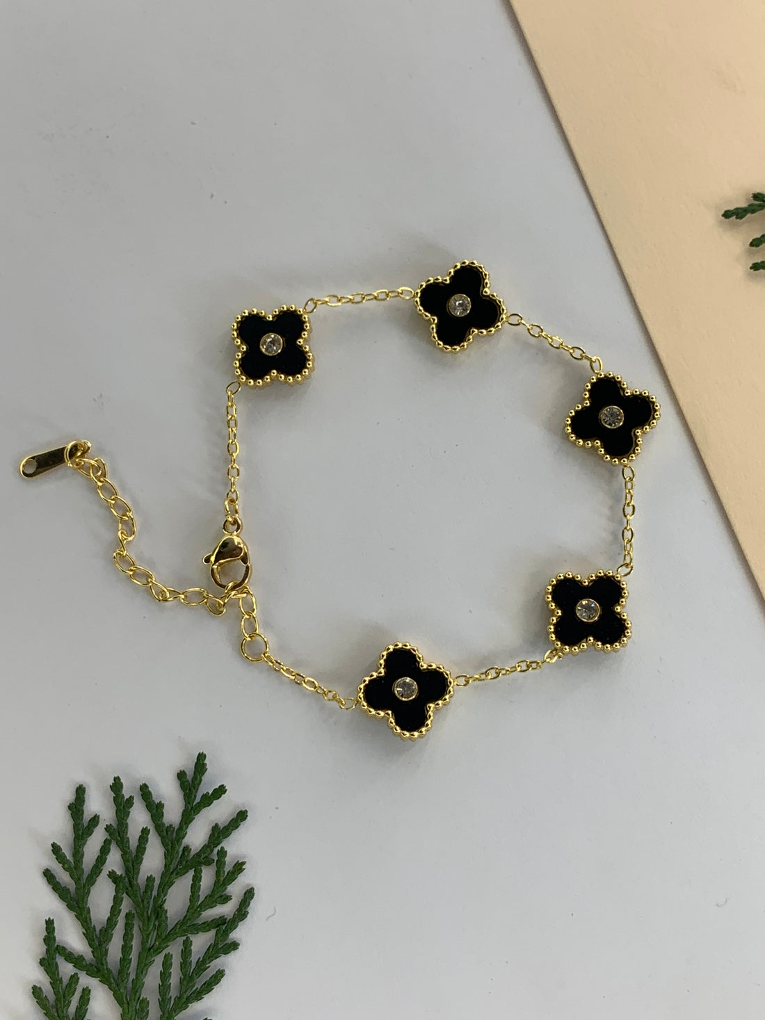 Four Leaf Clover Bracelet - Black