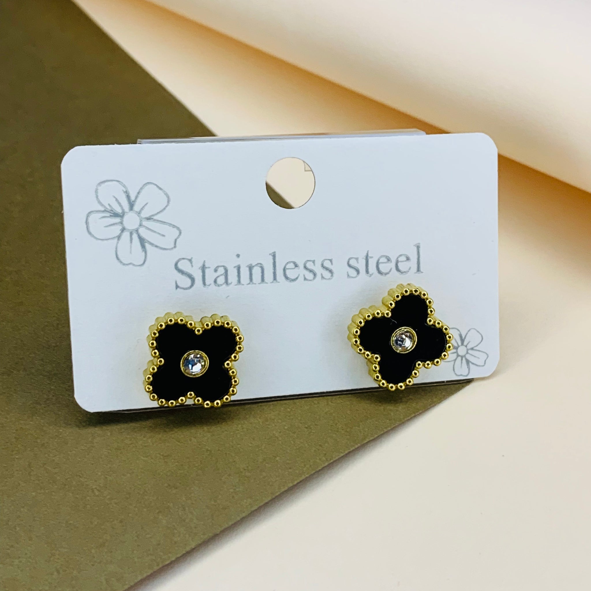 Four Leaf Clover Ear studs Black